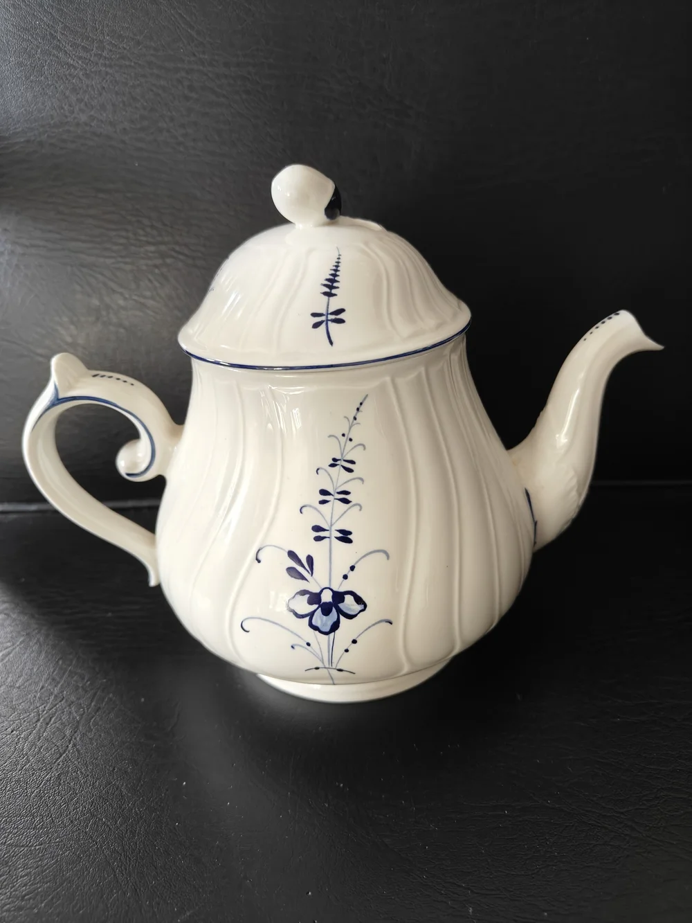 Villeroy And Boch Vieux Luxembourg Porcelain Teapot